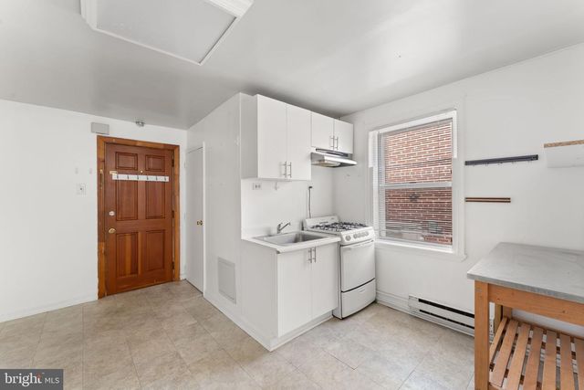 131 PEMBERTON ST, Philadelphia, PA 19147