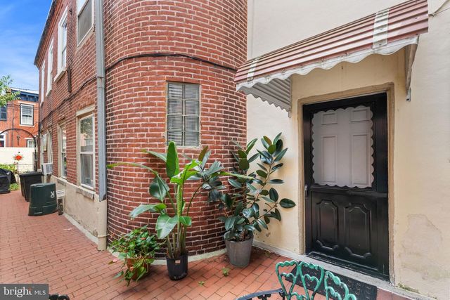 131 PEMBERTON ST, Philadelphia, PA 19147