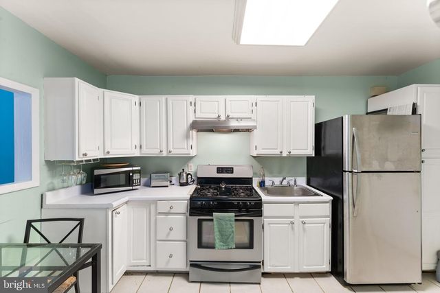 131 PEMBERTON ST, Philadelphia, PA 19147