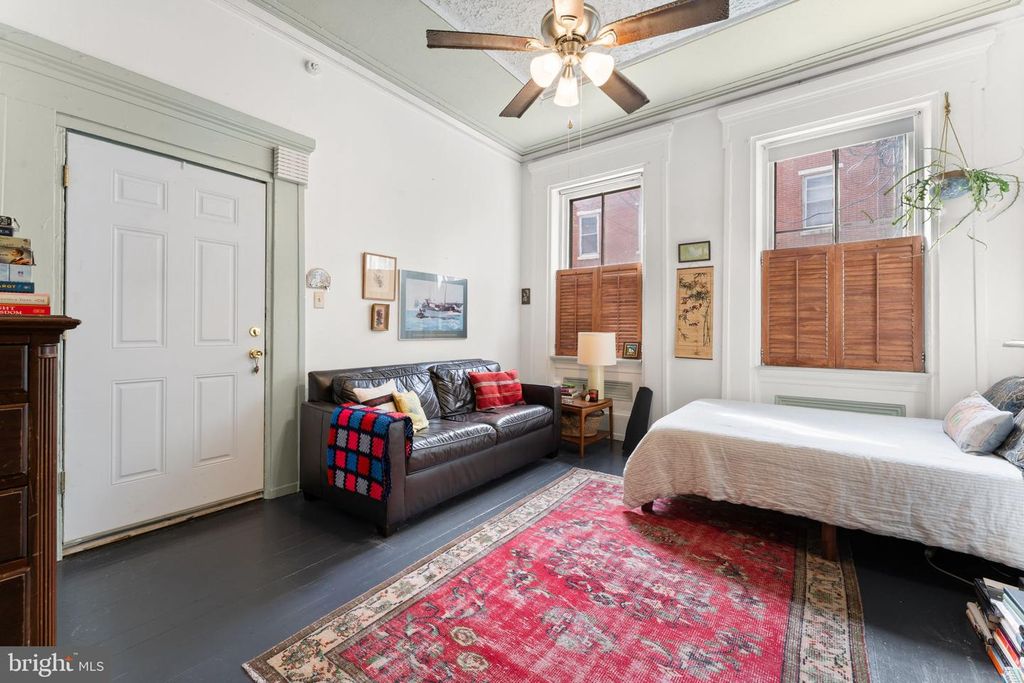 131 PEMBERTON ST, Philadelphia, PA 19147 — photo 4