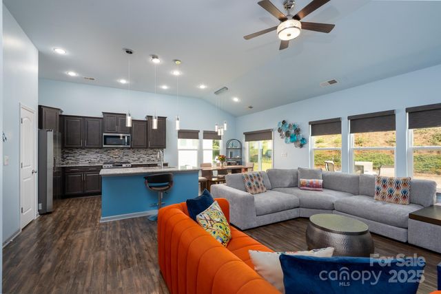 202 Paradise Hills Circle, Mooresville, NC 28115