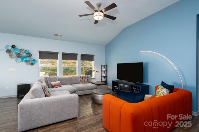 202 Paradise Hills Circle, Mooresville, NC 28115