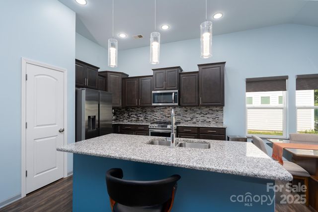 202 Paradise Hills Circle, Mooresville, NC 28115