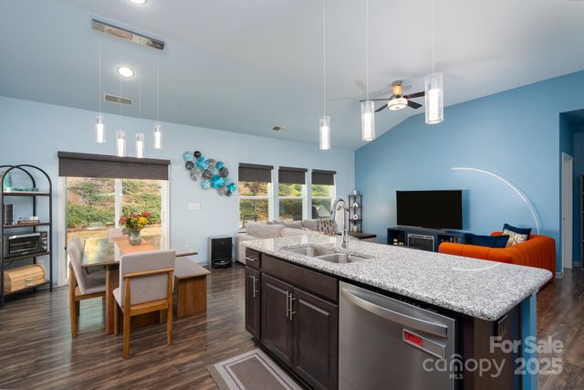 202 Paradise Hills Circle, Mooresville, NC 28115