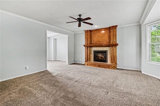 891 S Clearwater Creek Drive, Olathe, KS 66061
