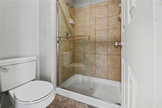 891 S Clearwater Creek Drive, Olathe, KS 66061