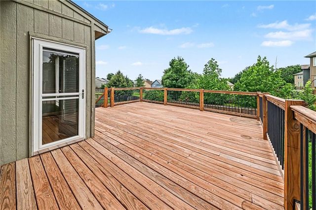 891 S Clearwater Creek Drive, Olathe, KS 66061