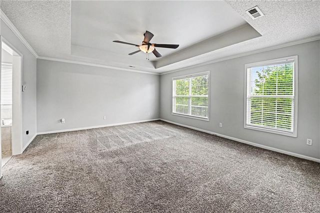 891 S Clearwater Creek Drive, Olathe, KS 66061