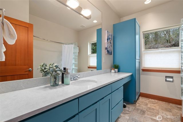 19915 SE Petrovitsky Road, Maple Valley, WA 98038