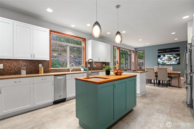 19915 SE Petrovitsky Road, Maple Valley, WA 98038