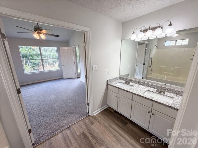 1633 Gordon Walters Drive, Charlotte, NC 28213