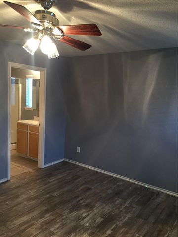 307 Quail Crossing Drive, Sanger, TX 76266