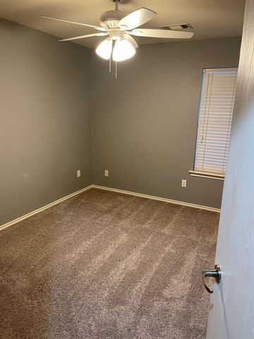 307 Quail Crossing Drive, Sanger, TX 76266