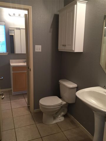 307 Quail Crossing Drive, Sanger, TX 76266