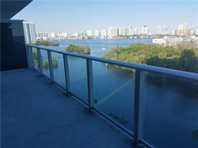 16385 Biscayne Boulevard 1018, North Miami Beach, FL 33160
