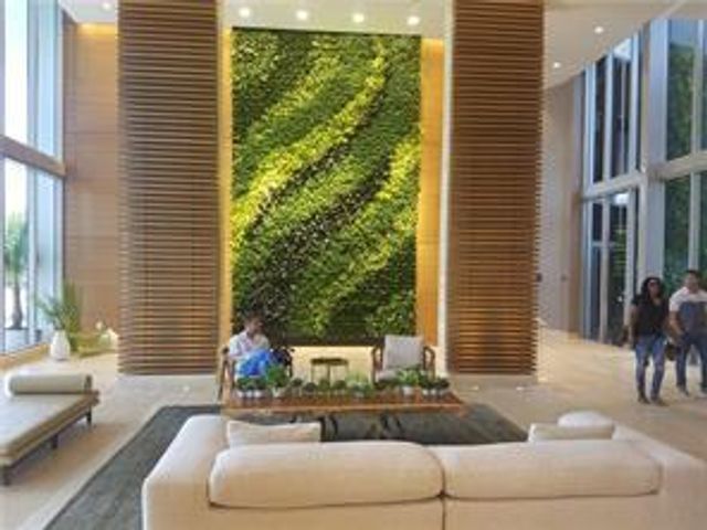 16385 Biscayne Boulevard 1018, North Miami Beach, FL 33160