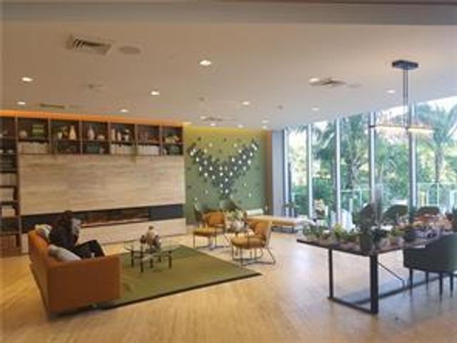 16385 Biscayne Boulevard 1018, North Miami Beach, FL 33160