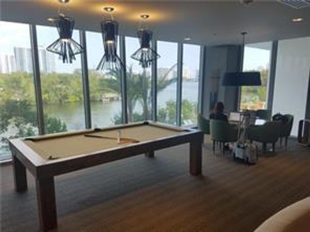 16385 Biscayne Boulevard 1018, North Miami Beach, FL 33160