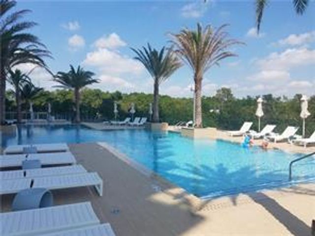 16385 Biscayne Boulevard 1018, North Miami Beach, FL 33160