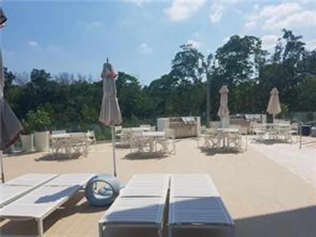 16385 Biscayne Boulevard 1018, North Miami Beach, FL 33160