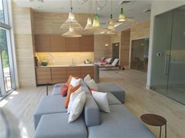 16385 Biscayne Boulevard 1018, North Miami Beach, FL 33160