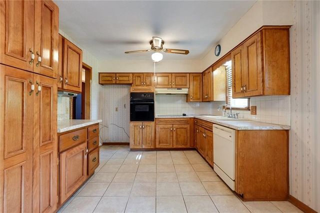 3515 S Park Avenue, Independence, MO 64052