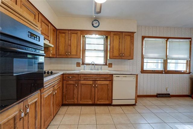 3515 S Park Avenue, Independence, MO 64052