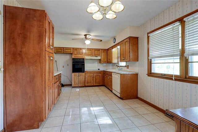 3515 S Park Avenue, Independence, MO 64052