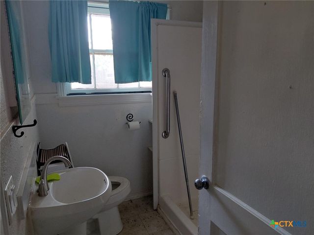 502 N Boundary Street, Burnet, TX 78611