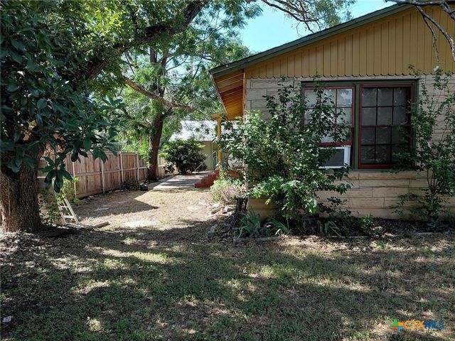 502 N Boundary Street, Burnet, TX 78611