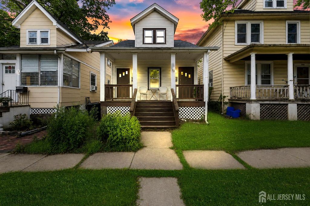 32 S 7th Avenue S, Highland Park, NJ 08904