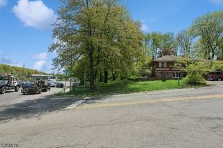 2 Woods End Rd, Parsippany-troy Hills Twp., NJ 07950