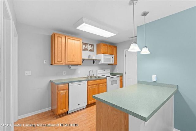 2832 Mildred Street, Lansing, MI 48906