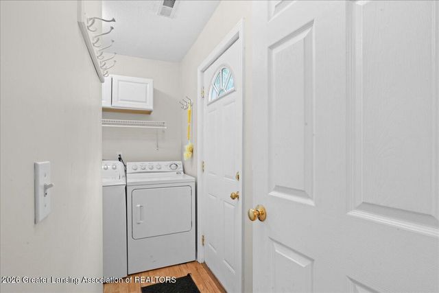 2832 Mildred Street, Lansing, MI 48906
