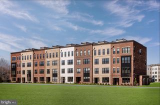 22131 LITTLE MOUNT TER, Ashburn, VA 20148