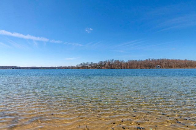 11230 Lakeshore Drive, Fabius Twp, MI 49093