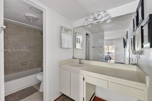 20015 NE 3rd Court 6, Miami, FL 33179