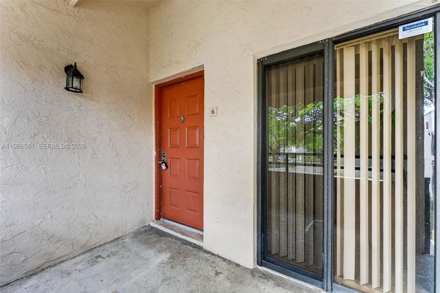 20015 NE 3rd Court 6, Miami, FL 33179