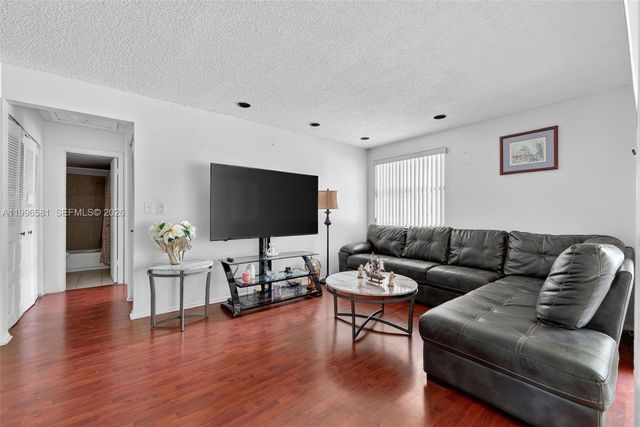 20015 NE 3rd Court 6, Miami, FL 33179