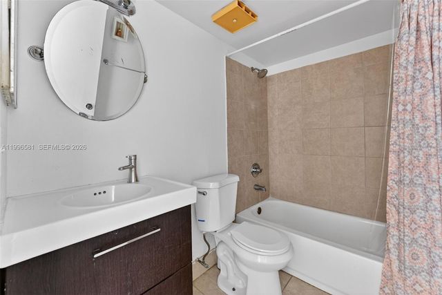 20015 NE 3rd Court 6, Miami, FL 33179