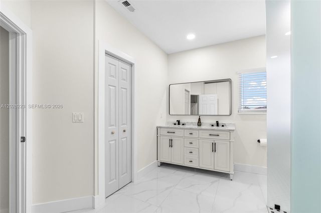 6014 SW 160th Avenue, Miami, FL 33193