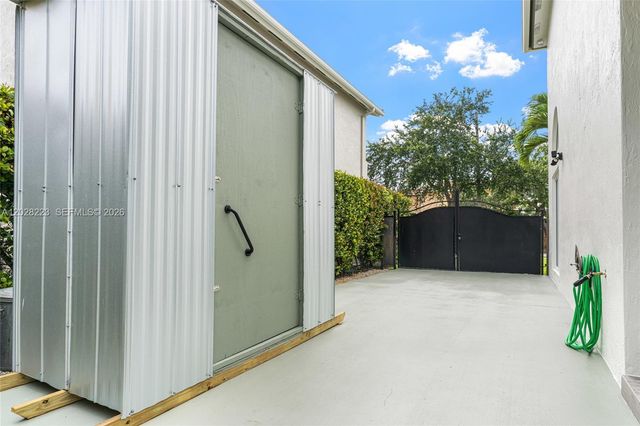 6014 SW 160th Avenue, Miami, FL 33193