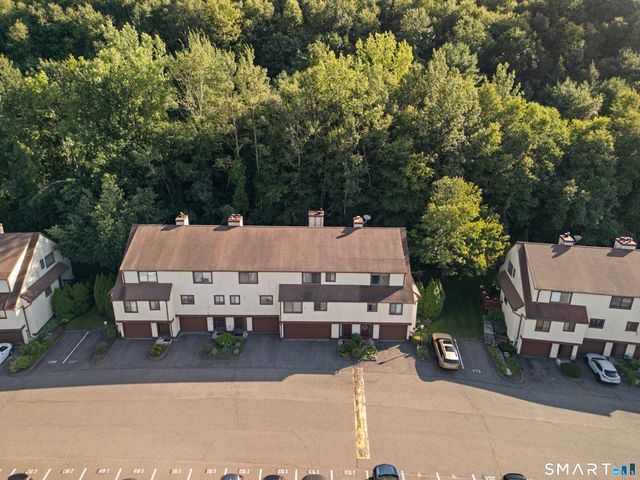170 Beacon Hill Common 170, Beacon Falls, CT 06403