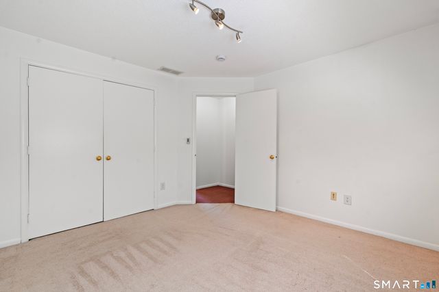 170 Beacon Hill Common 170, Beacon Falls, CT 06403