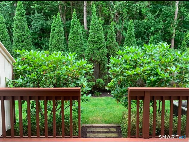 170 Beacon Hill Common 170, Beacon Falls, CT 06403
