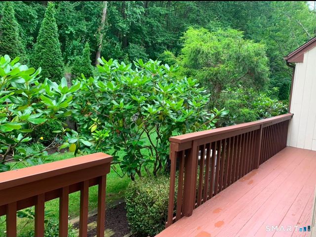 170 Beacon Hill Common 170, Beacon Falls, CT 06403