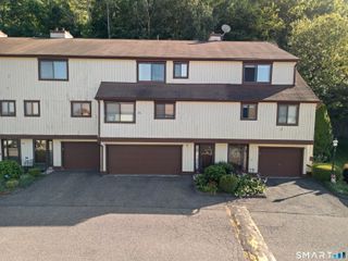170 Beacon Hill Common 170, Beacon Falls, CT 06403