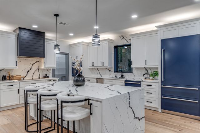 417 Ravenaux Drive, Southlake, TX 76092