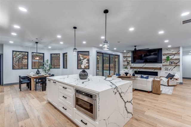 417 Ravenaux Drive, Southlake, TX 76092