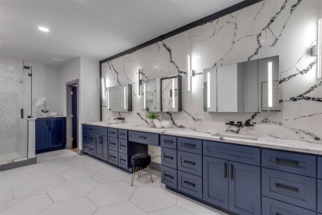 417 Ravenaux Drive, Southlake, TX 76092